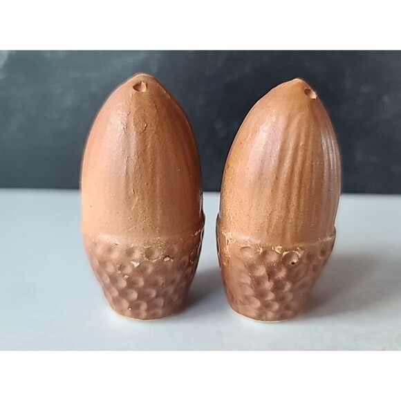 Vintage Acorn Salt And Pepper Shakers - Picture 4 of 10